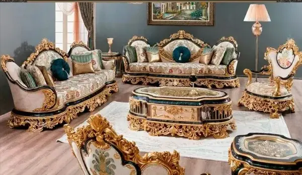 طقم كنب كلاسيك ذهبي