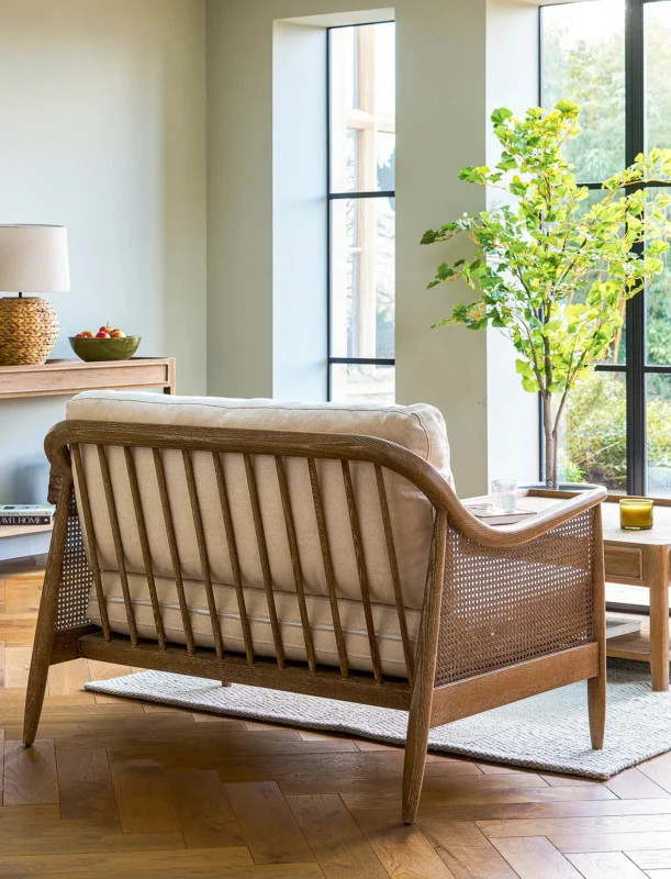 كنب علي الطراز الكلاسيكي