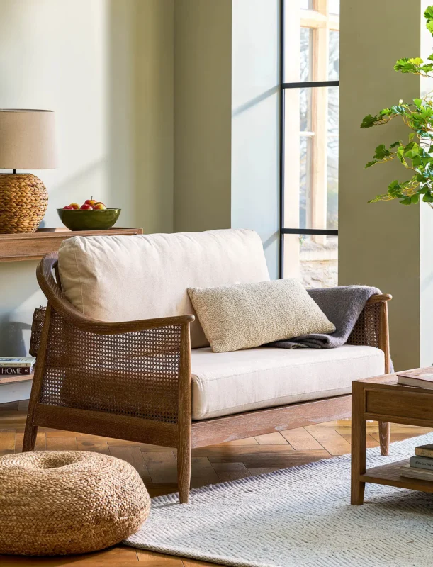 كنب علي الطراز الكلاسيكي