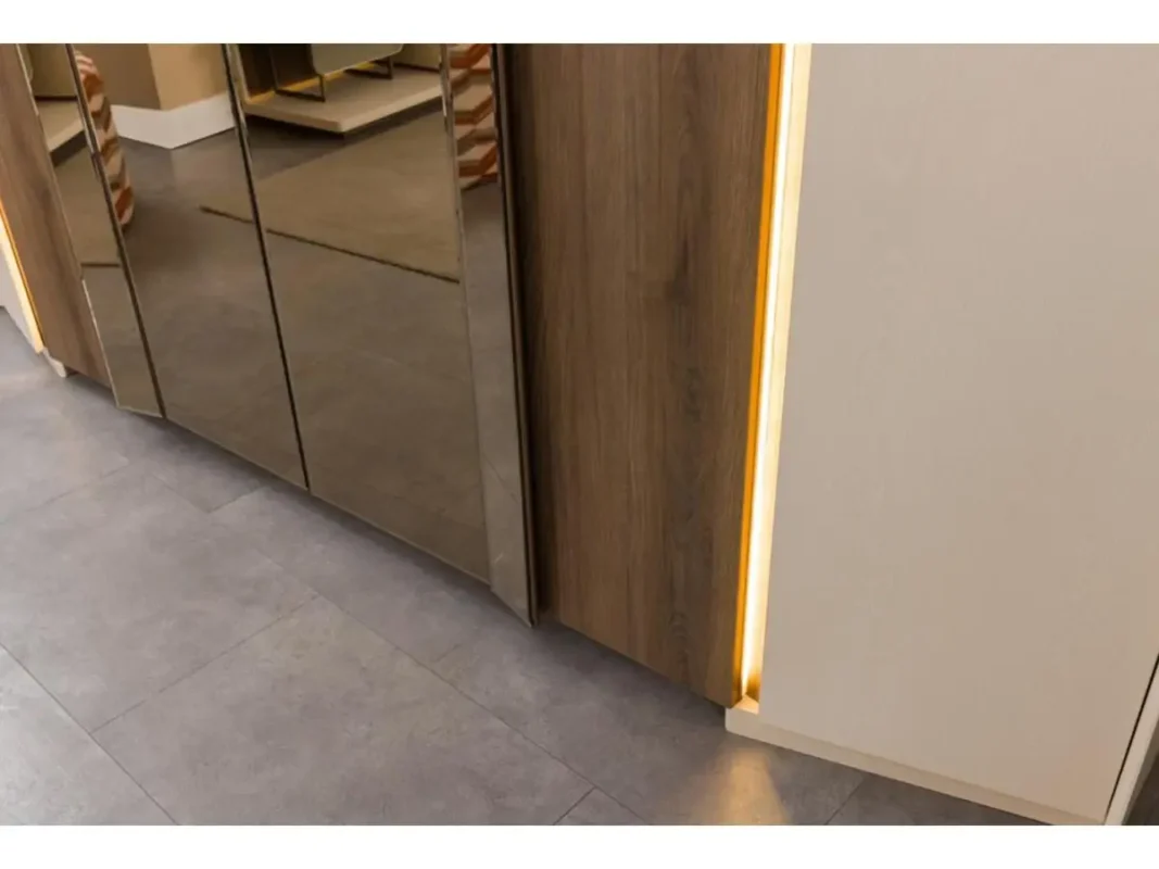 خزانة ملابس غرفة نوم بتصميم فاخر