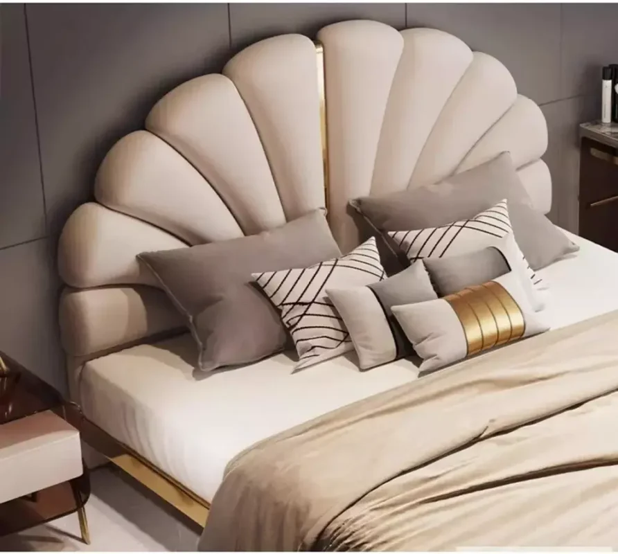 سرير غرفة نوم فاخر وأنيق