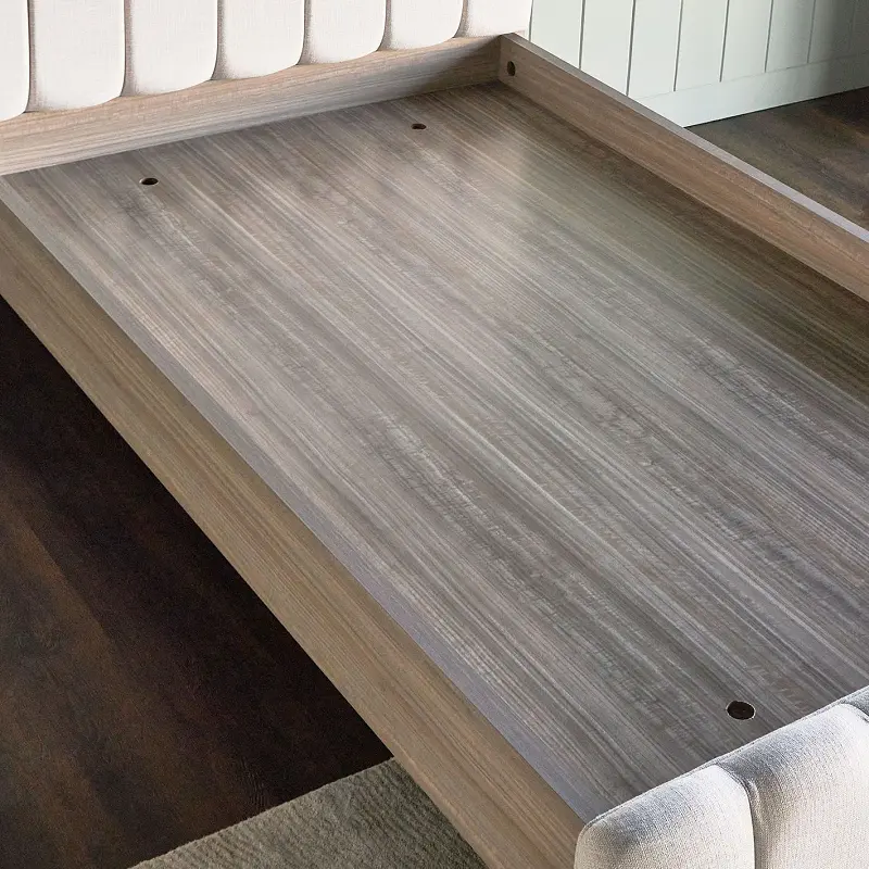 سرير مفرد مميز بتصميم بسيط