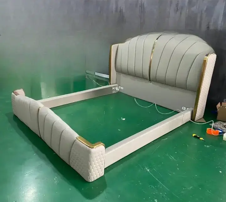 سرير مودرن خامات جلد و ستيل مريحة