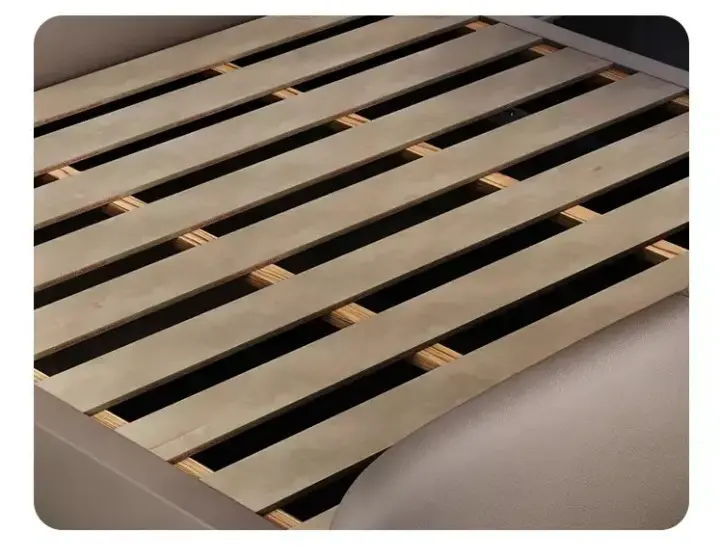 سرير غرفة نوم من تصميم فاخر