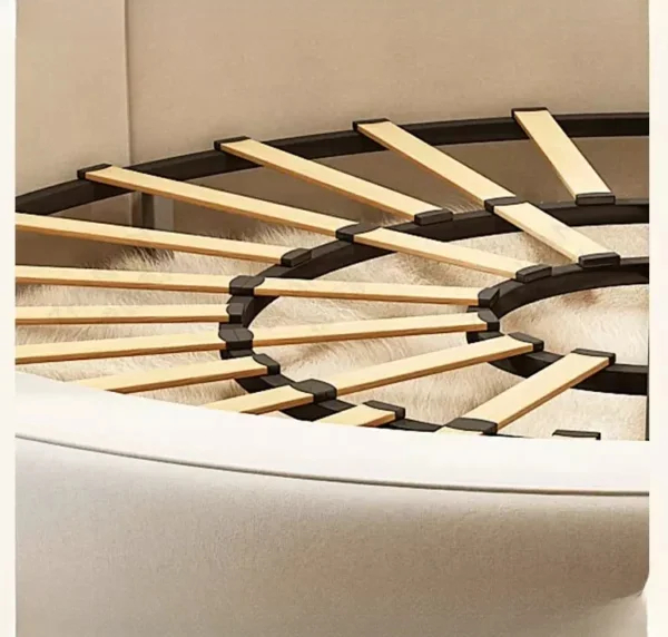 سرير غرفة نوم بتصميم دائري