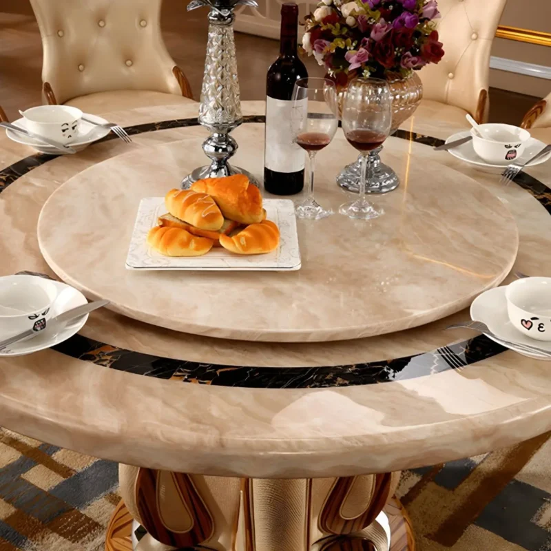 طاولة طعام رخامية دائرية مع كراسي كلاسيكية
