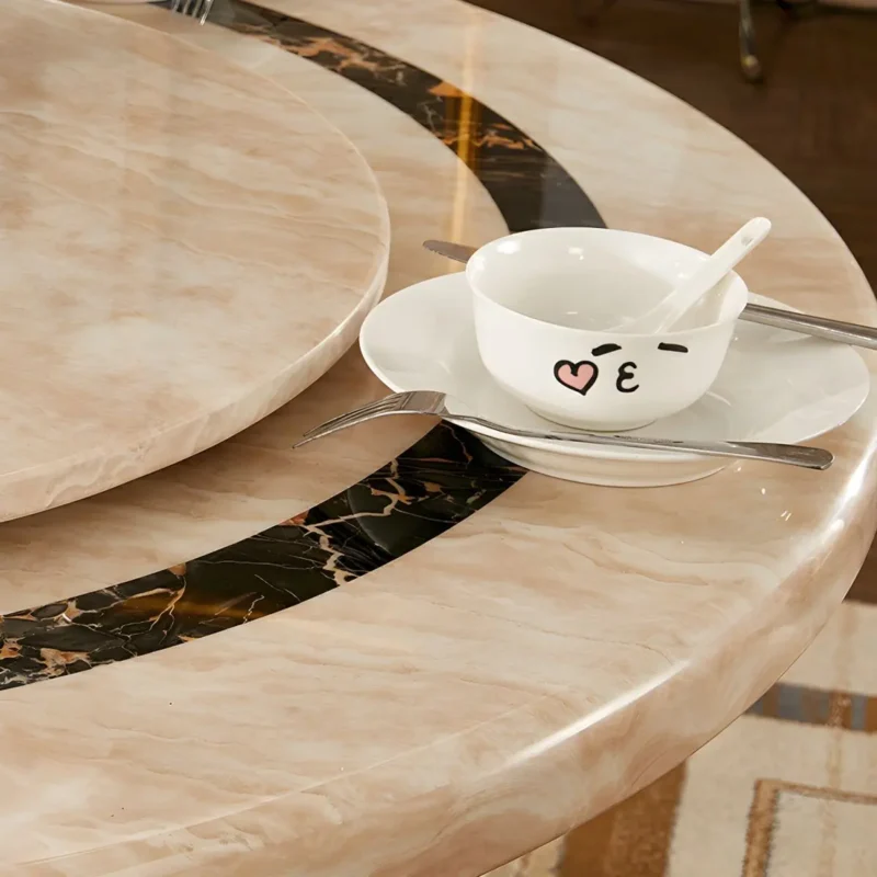 طاولة طعام رخامية دائرية مع كراسي كلاسيكية
