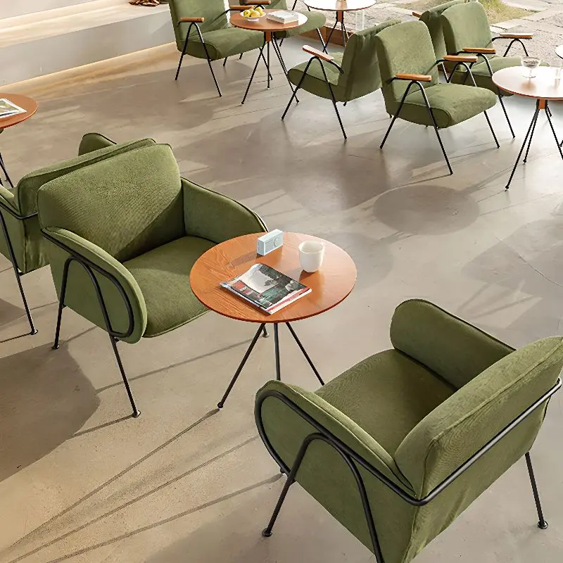 كرسي جلوس مودرن بذراعين من تصميم عتيق