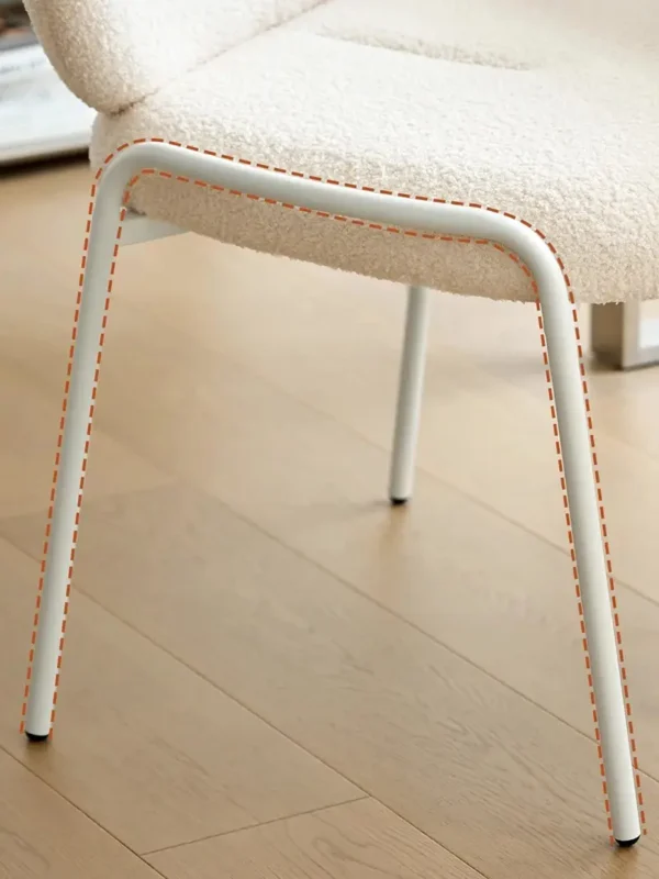 كرسي مفرد مميز بتصميم راقي