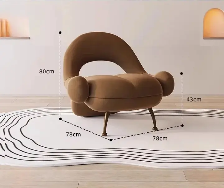 كرسي مفرد من تصميم مميز