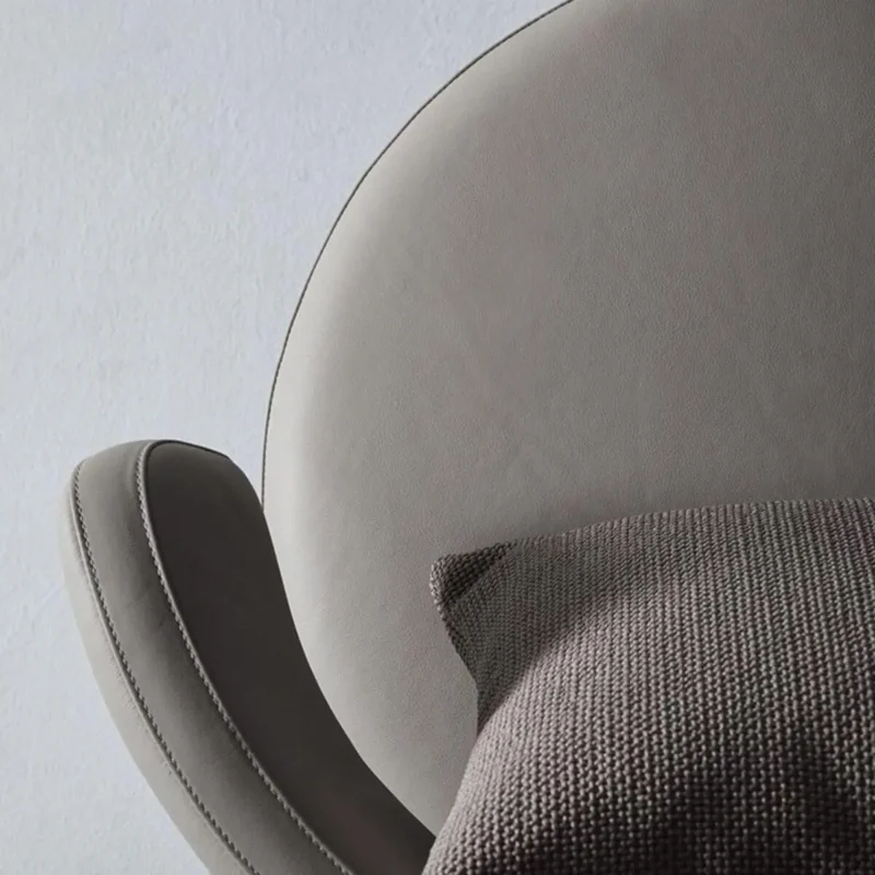 كرسي مفرد مميز بتصميم مودرن