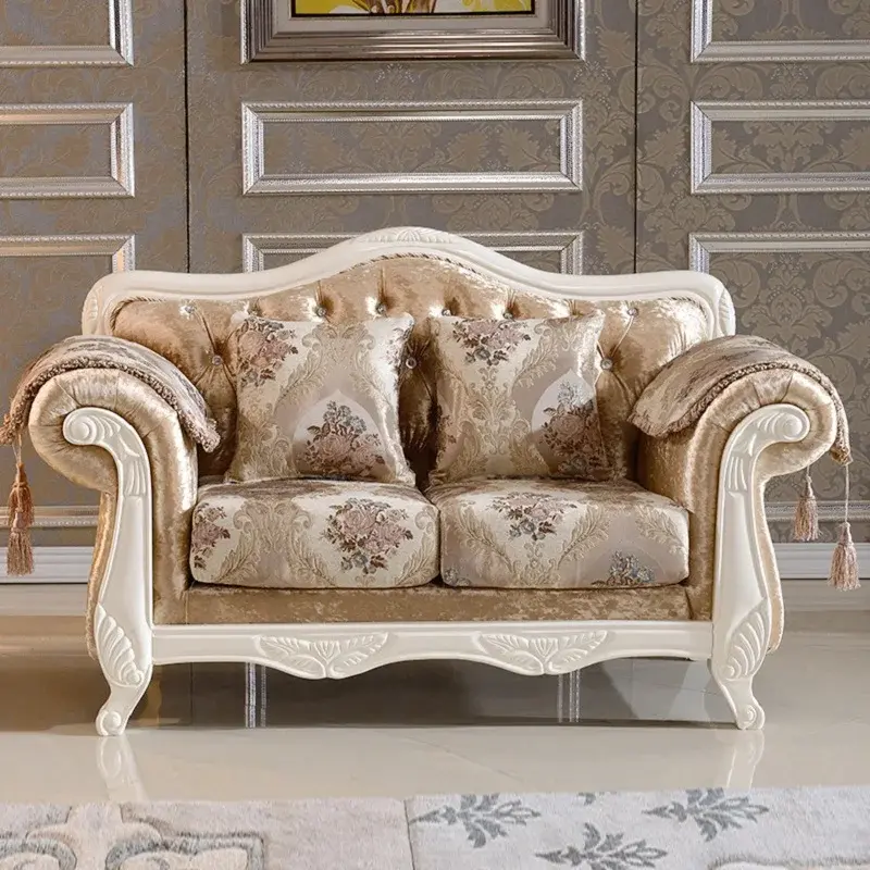 كنب صالة كلاسيكي بتصميم فخم