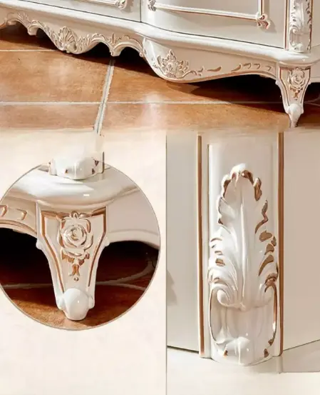 خزانة ملابس من تصميم كلاسيكي