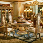 طاولة طعام من تصميم ملكي