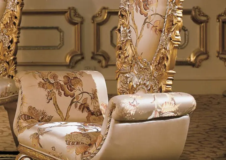 طاولة طعام من تصميم ملكي