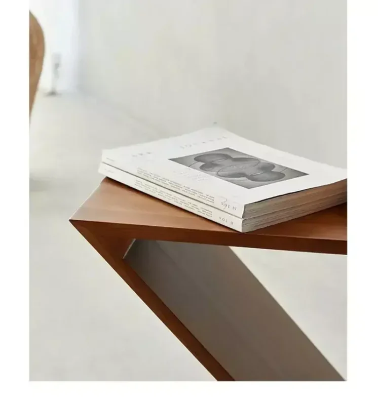 كرسي مفرد متعدد الاستخدمات على شكل منحني