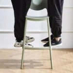 ⁦كرسي بار مرتفع بتصميم مميز⁩ - الصورة ⁦7⁩