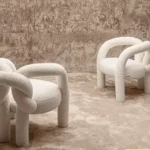 كرسي مفرد بمساند ذراعين بتصميم متخلف