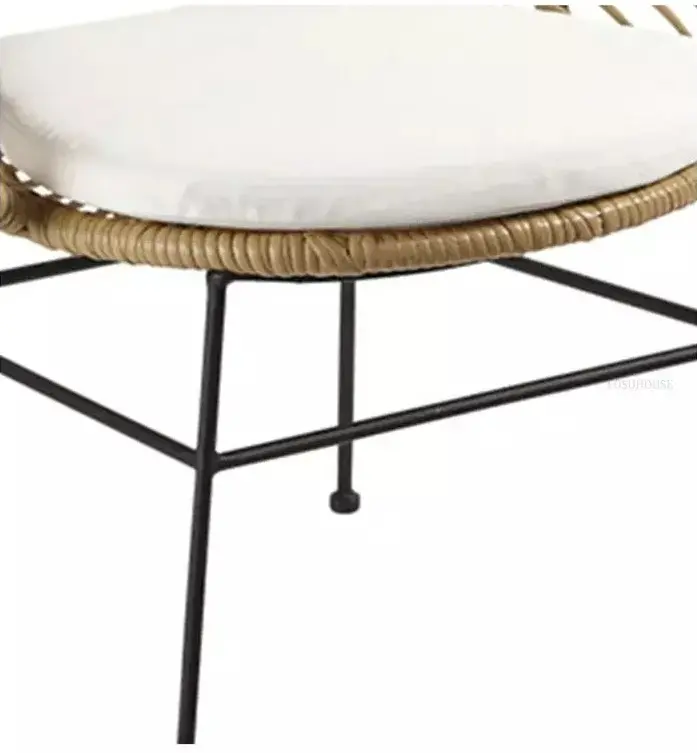 كرسي مفرد خشب على شكل طاووس