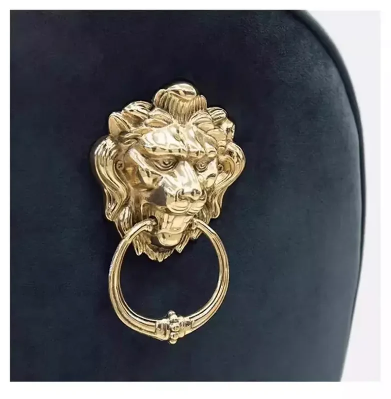 كرسي طاولة طعام بتصميم أنيق ومميز