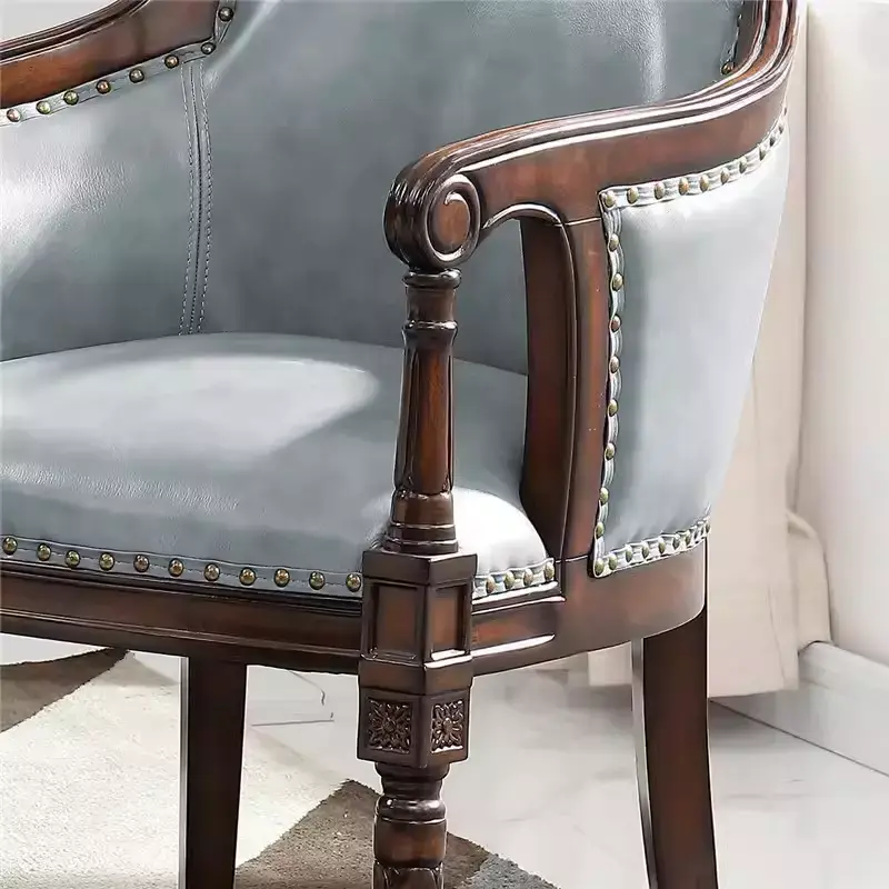 كرسي مفرد خشب بتصميم كلاسيكي