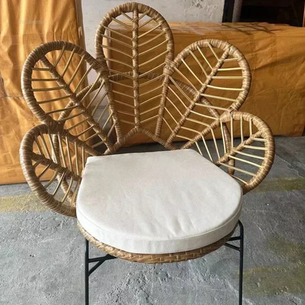 كرسي مفرد خشب على شكل طاووس