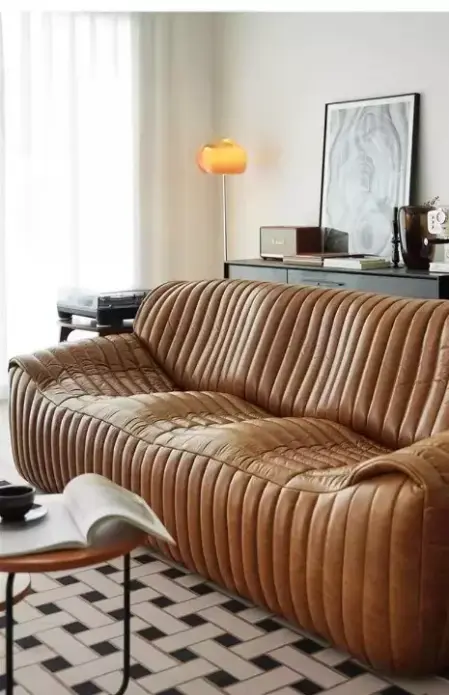 كنب مودرن ثلاثي بتصميم مموج