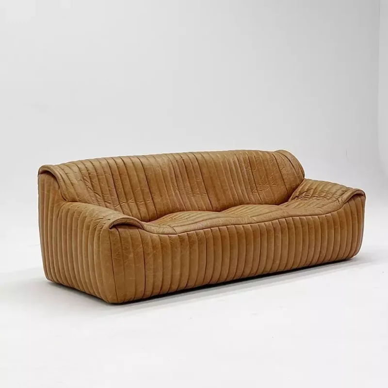 كنب مودرن ثلاثي بتصميم مموج