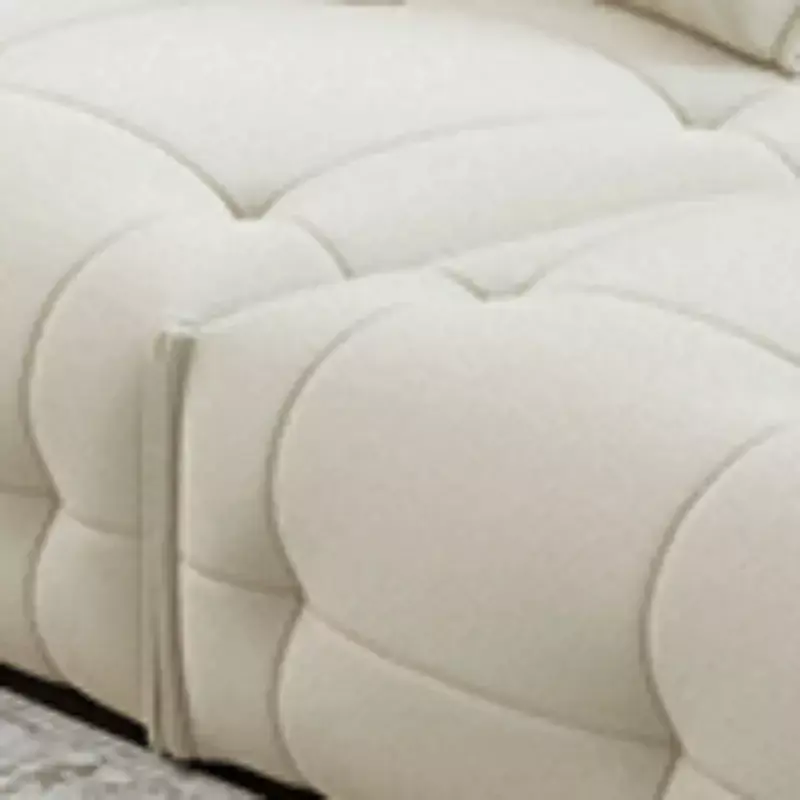 كنب مفرد بتصميم غرفة معيشة فخمة