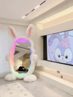 مرايا طويله مضيئة على شكل أرنب