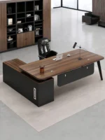 مكتب خشبي مع خزانة جانبية بأدراج مميزة