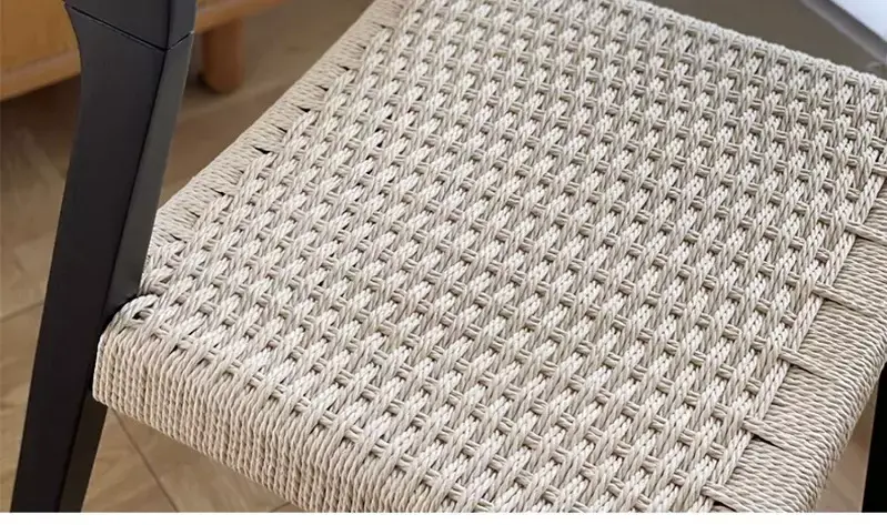 كرسي خشب راتان بتصميم اسكندافي