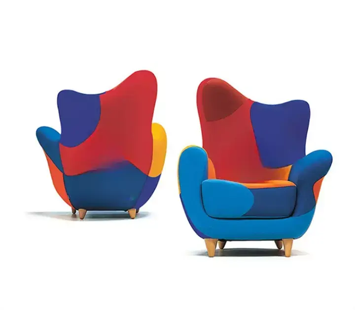 كرسي مودرن بذراعين من تصميم ايطالي