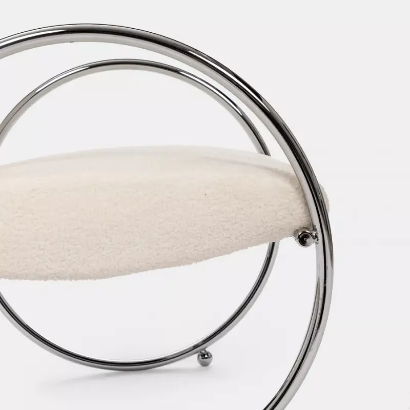 كرسي مفرد بقاعدة دائرية