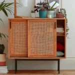 خزانة تخزين جانبية بطراز ريفي مع أبواب منزلقة