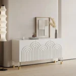 طاولة بوفيه مودرن بيضاء بثلاثة أبواب بنقشة متموجة