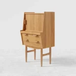 تسريحة غرفة نوم بتصميم عصري مع وحدة تخزين