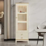 خزانة بار مودرن مع إضاءة وأبواب زجاجية