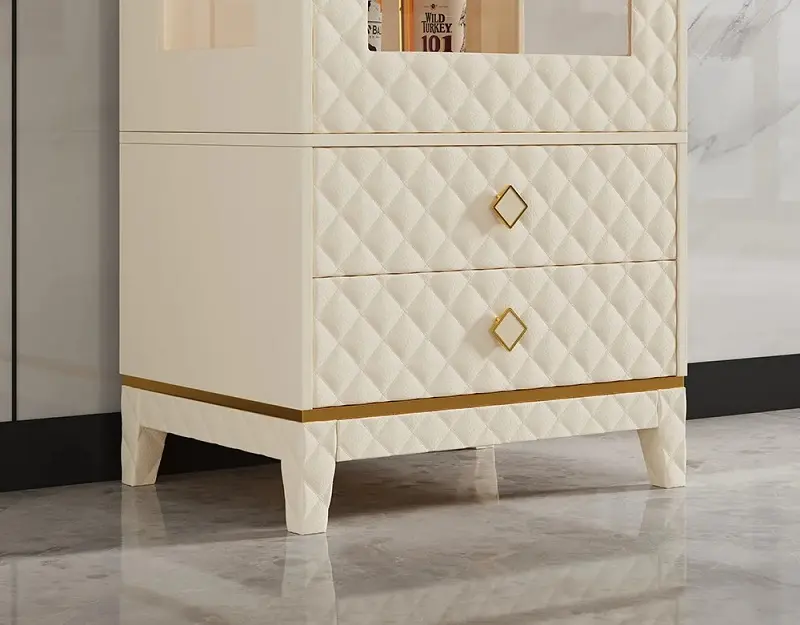 خزانة بار مودرن مع إضاءة وأبواب زجاجية