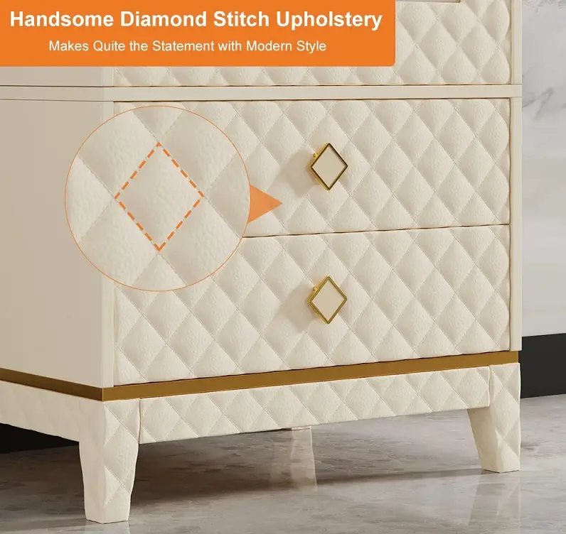 خزانة بار مودرن مع إضاءة وأبواب زجاجية