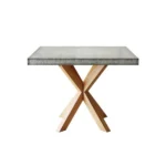 طاولة طعام خشب على شكل مربع