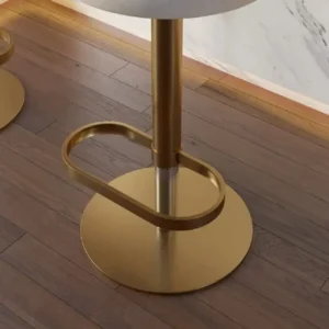 طقم 4 كراسي بار دوارة بمساند ظهر منحنية وقابلة للتعديل مع لمسات ذهبية