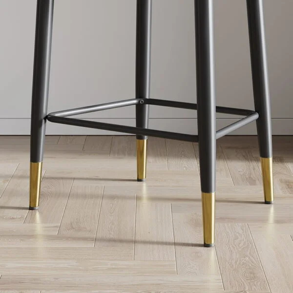 كرسي بار مرتفع مع مسند قدم