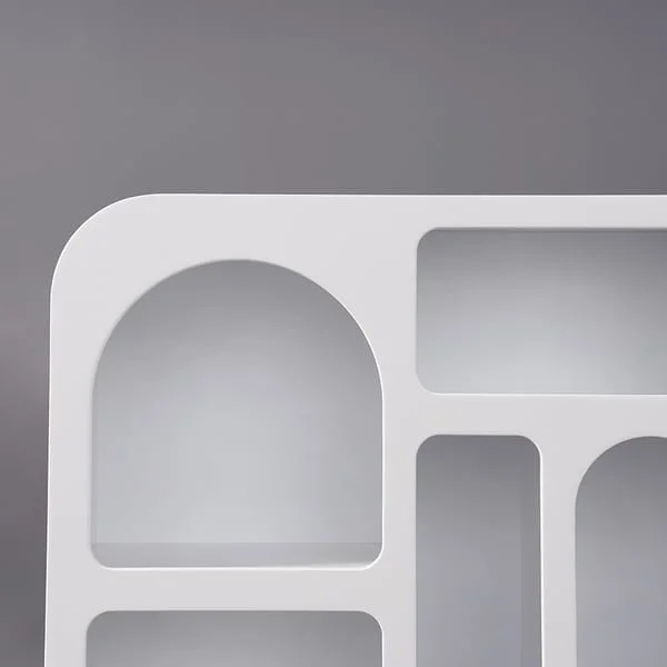 طاولة كونسول بتصميم مبدع مع أرفف مقوسة