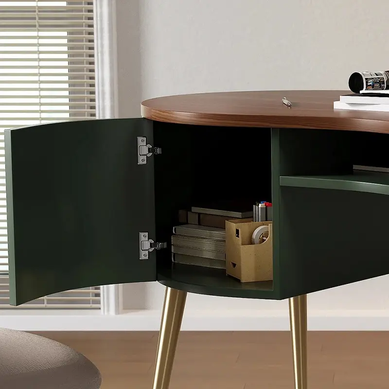 مكتب منحني بتصميم عصري