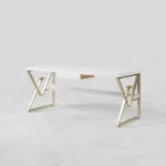 طاولة مكتب للعمل بتصميم مميز