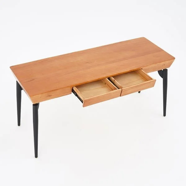 مكتب خشبي بطراز عتيق مع أدراج