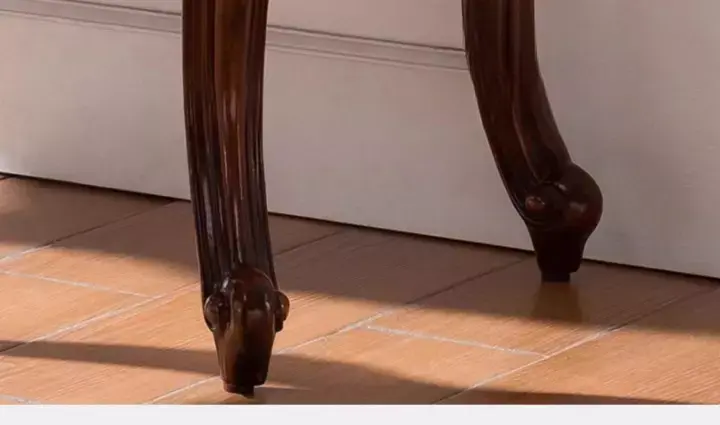 تسريحة غرفة نوم بتصميم عتيق وكلاسيك