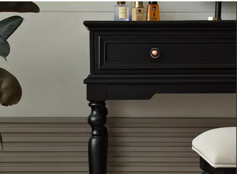 تسريحة غرفة نوم بتصميم فرنسي