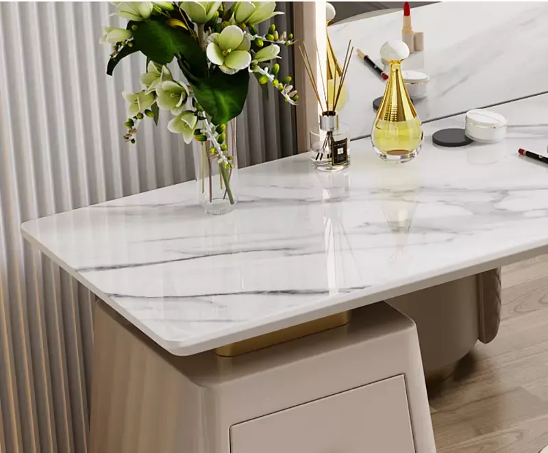 تسريحة غرفة نوم مع مراة طويلة